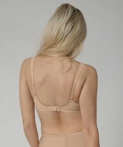 Triumph Essential Minimizer WX Beha - Smooth Skin - Maat F75 21 Triumph Essential Minimizer WX Beha - Smooth Skin - Maat F75 -lingerie-dames-badmode Winkel 550x611 18