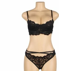 Merkloos Beha Set Met Bij Passende String - Kant Met Bloemen - Maat 48/50