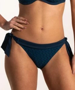 CYELL Endless Laag Bikinibroekje Blauw Maat 40 (L) 7 CYELL Endless Laag Bikinibroekje Blauw Maat 40 (L) -lingerie-dames-badmode Winkel 550x760 6