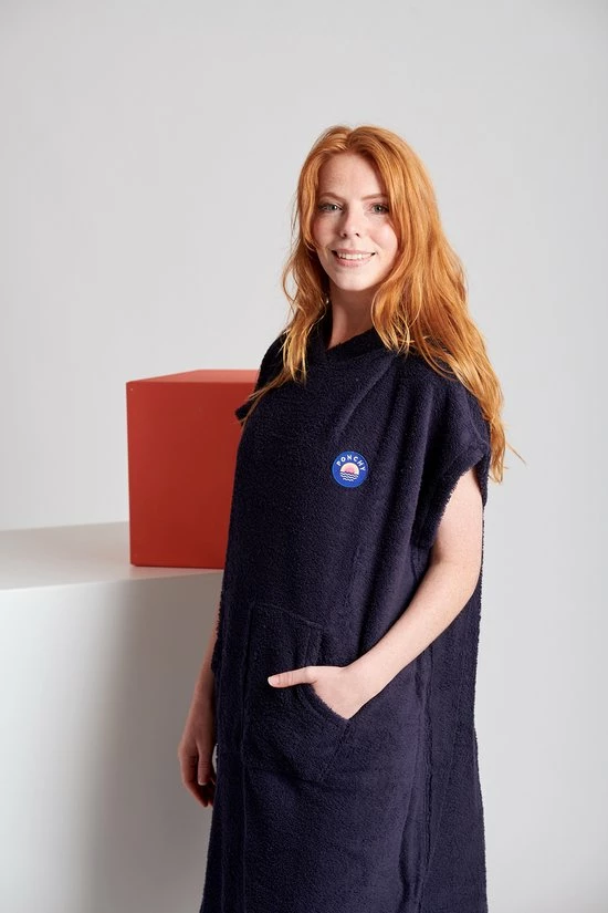 Merkloos Ponchy - Surf Poncho - Handdoek Poncho - Azul Oscuro - Maat Groot - Uniseks - Katoen 7 Merkloos Ponchy - Surf Poncho - Handdoek Poncho - Azul Oscuro - Maat Groot - Uniseks - Katoen - Afbeelding 7